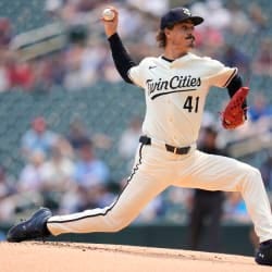 Joe Ryan poncha seis bateadores vs. Toronto Joe Ryan poncha seis bateadores vs. Toronto