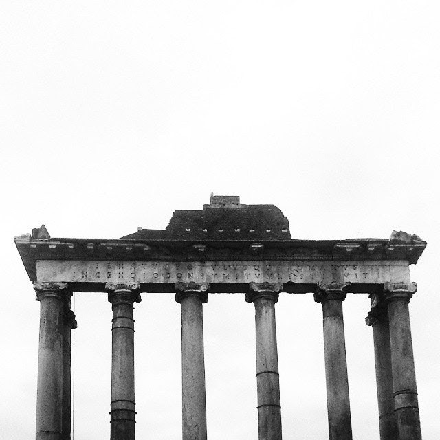 templo de Saturno de Roma, blanco y negro