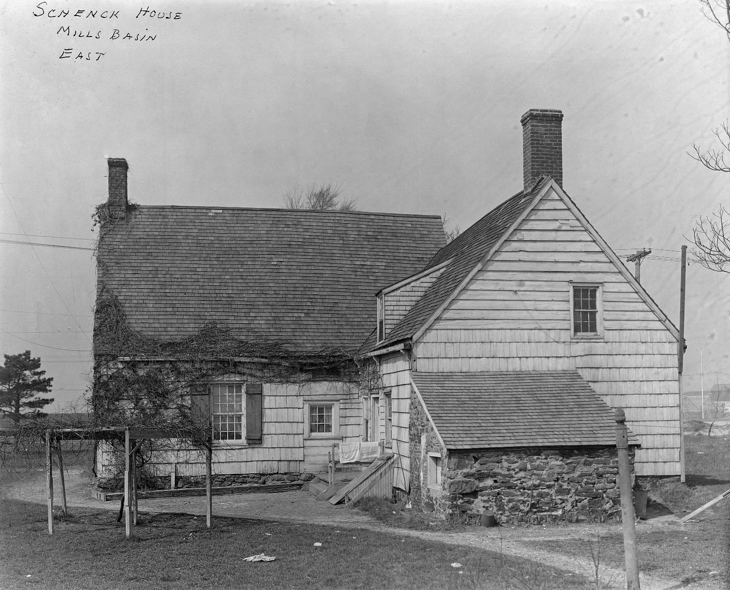 50.192mn_in_situ_exterior_east_print_bw_IMLS,_Schenck_House.jpg
