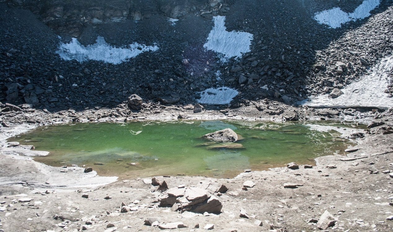 O mistério do 'lago de esqueletos' de 16.500 pés de altura da Índia ainda intriga.