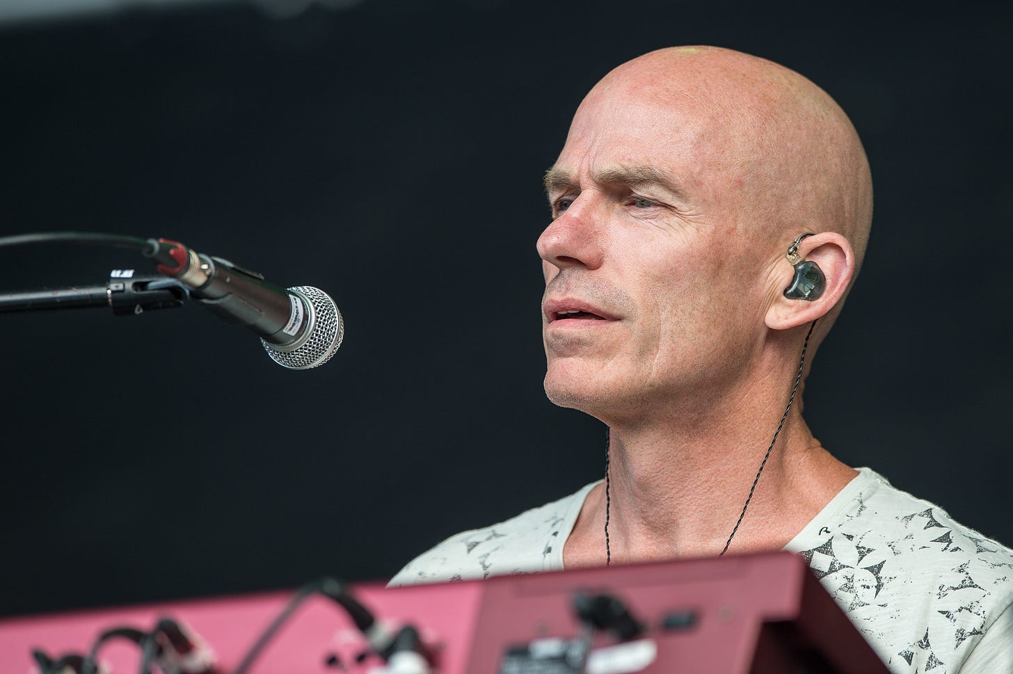 File:2016 Lieder am See - Marillion - Mark Kelly - by 2eight - DSC4230.jpg  - Wikimedia Commons