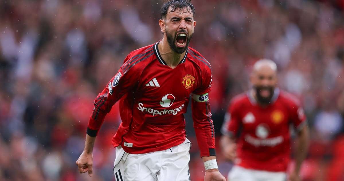 Manchester United 3-2 Burnley: Fernandes penalty snatches dramatic late win