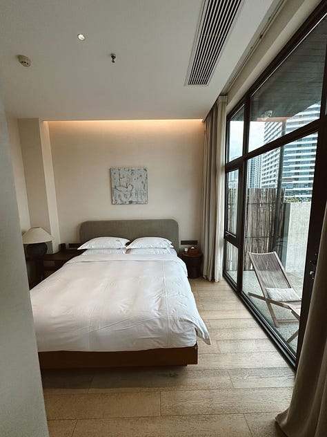 hotel room photos of Chongqing, China, where writer Amy Suto is writing this blog post from about books, freelancing, and growing on Substack