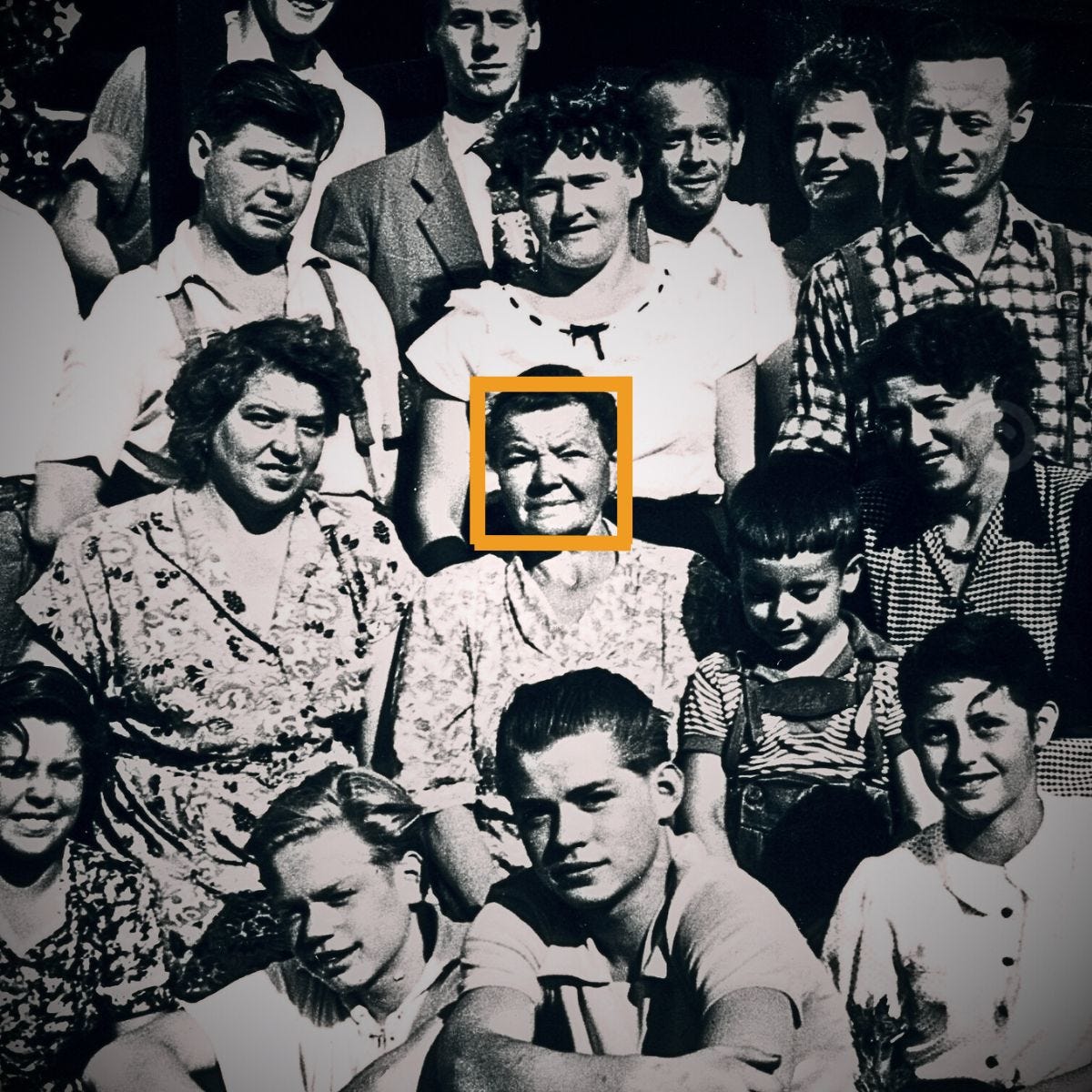 The same family gathering, now with a face selected.