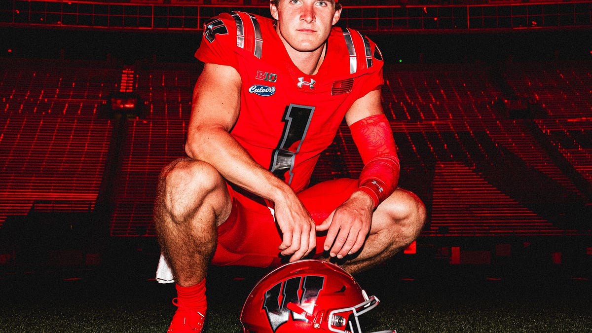 Badgers unveil alternate jerseys for Notre Dame game
