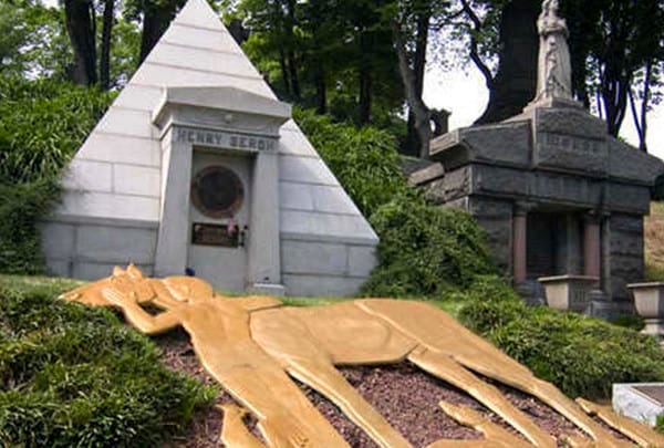 Bergh Mausoleum | Classic Mausoleum Images and Information