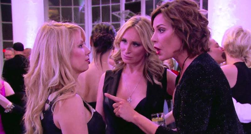 real housewives of new york 506 tipsying point shows sonja bethenny frankels tipping point 2016 images real housewives of new york 506 tipsying point shows sonja bethenny frankels tipping point 2016 images
