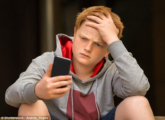 How smartphone addiction is affecting teenagers' brains | Daily Mail Online