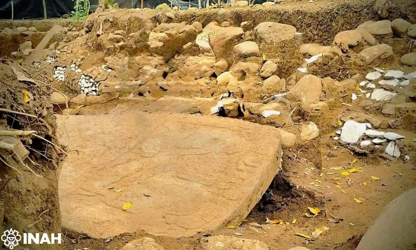 The stele at the moment of discovery. The stele at the moment of discovery.