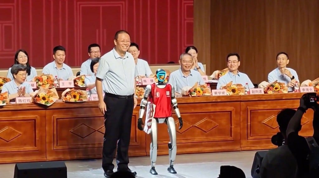 A humanoid robot named Shuang Shuang took part in a high school graduation ceremony in Fujian, China. A humanoid robot named Shuang Shuang took part in a high school graduation ceremony in Fujian, China.