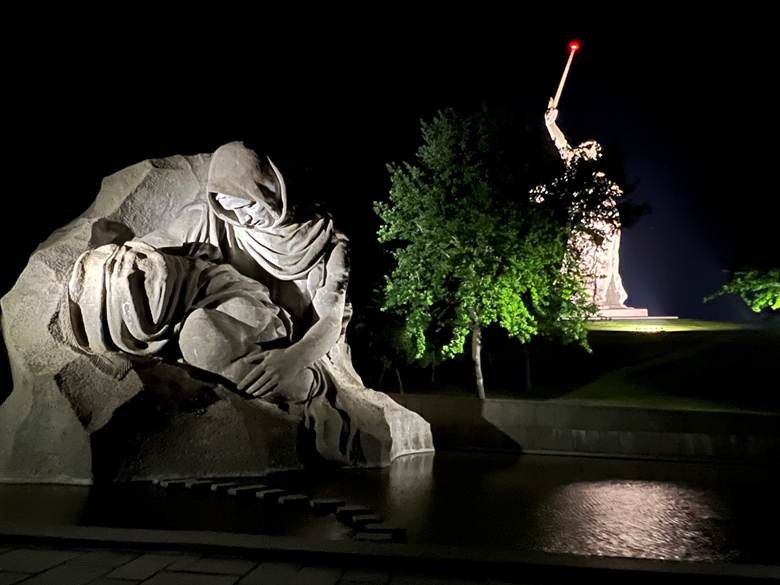 A statue of a person and a statue of a person
AI-generated content may be incorrect. A statue of a person and a statue of a person
AI-generated content may be incorrect.