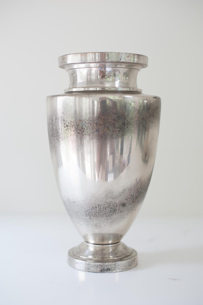 Large Regal Vase image 2