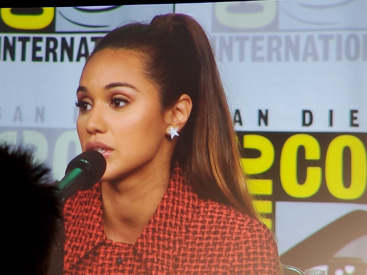 Summer bishil on mrago breakdown magicians comic con interview 2019