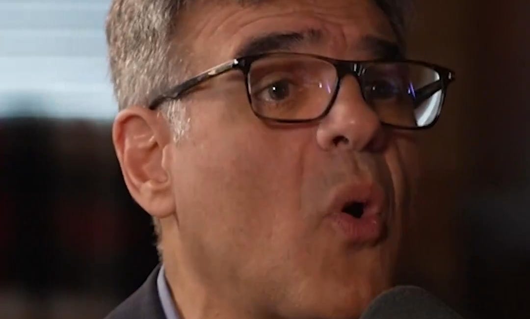 A CIA jégcellákban kínozta és ölte meg a foglyokat - Tucker Carlson műsorában mondta el egy volt hírszerző - Videó