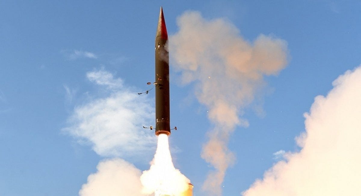 Arrow3_launch_01.jpg Arrow3_launch_01.jpg