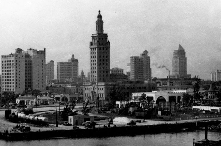 Figure 4: Port of Miami in 1920s. Curry Residence to the right of the white building on Biscayne Boulevard Figure 4: Port of Miami in 1920s. Curry Residence to the right of the white building on Biscayne Boulevard