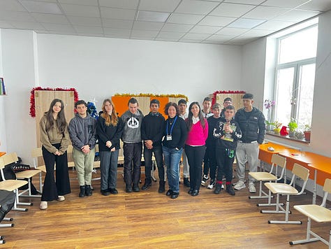 Biblioteca mobilă la Cornești