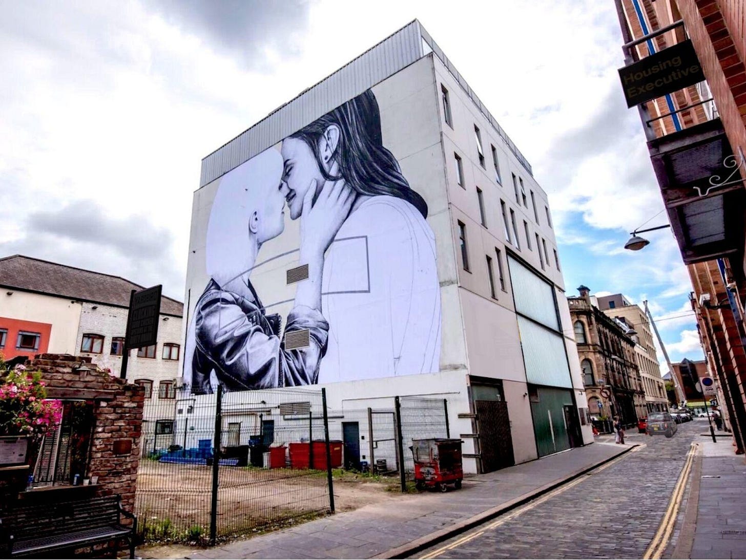 'Love Wins' mural unveiled for Belfast Pride | UTV | ITV News