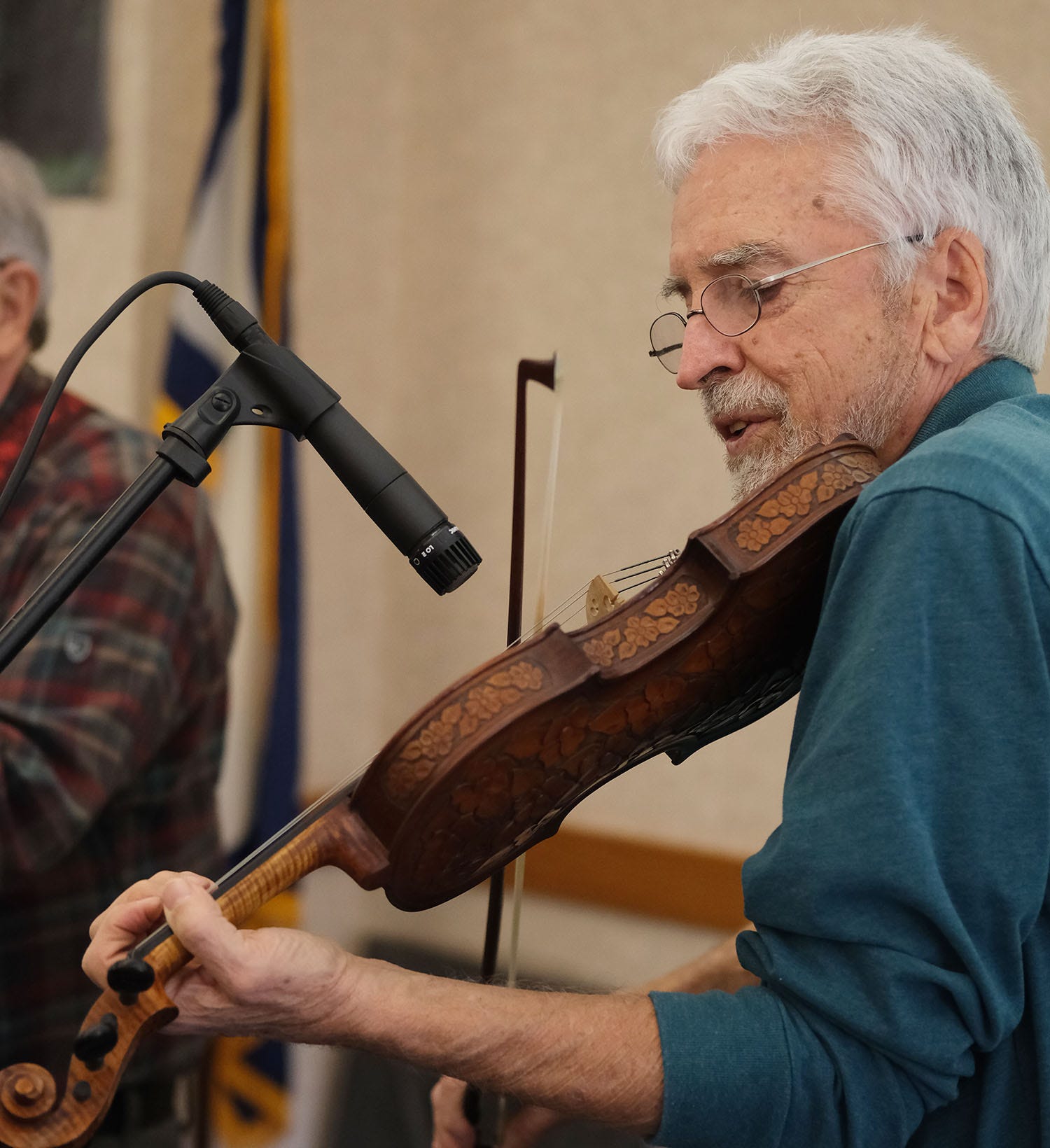 Jerry Rivers Fiddle Player Log cabins in W.Va. - Wandering Back-Roads W.Va.