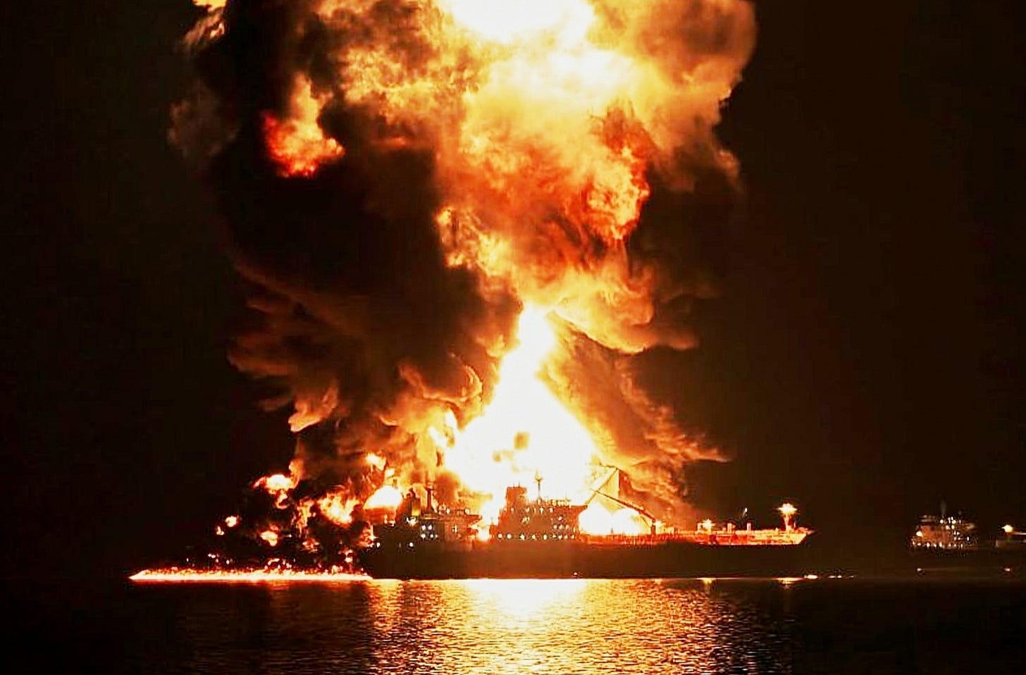 Tensions continue to escalate in the Strait of Hormuz as 3 commercial ships  attacked - ABC News