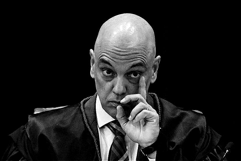 Homem falando no microfone    O conteúdo gerado por IA pode estar incorreto.