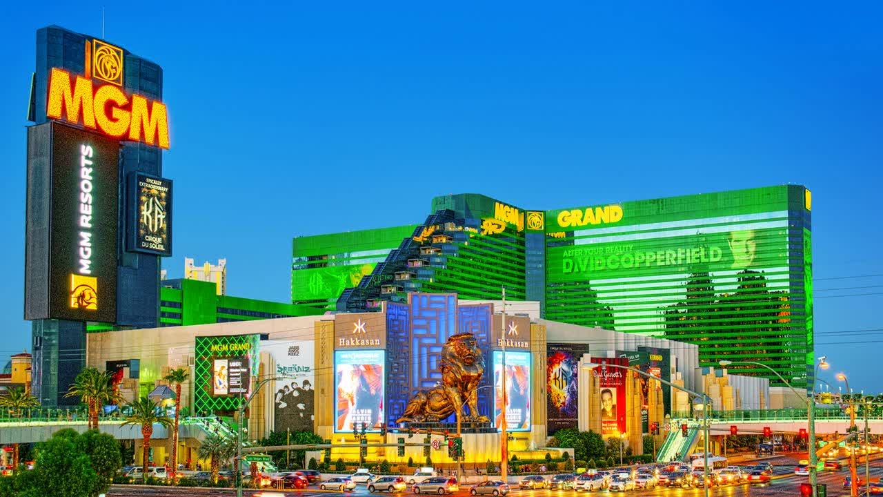 Staying At The MGM GRAND Las Vegas Hotel Casino In 2022 | Mgm Hotel | sunoptical.com.tw