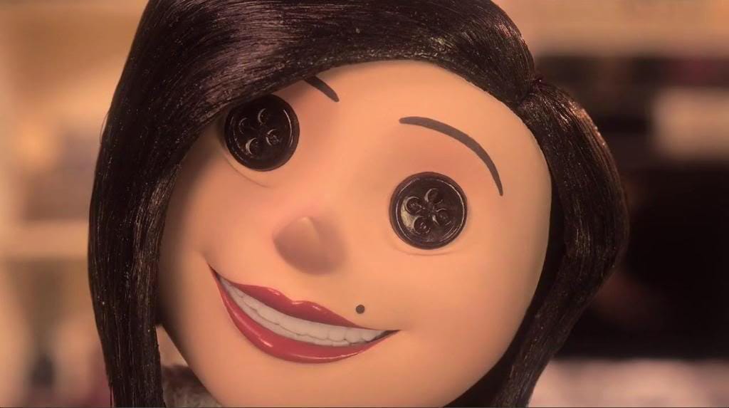 Rec Room debería hacer los botones ojos de Coraline para Halloween, eso  sería genial y muy fácil de hacer. Podrían simplemente ponerlos en la  tienda por 500 o 1000 tokens o lo