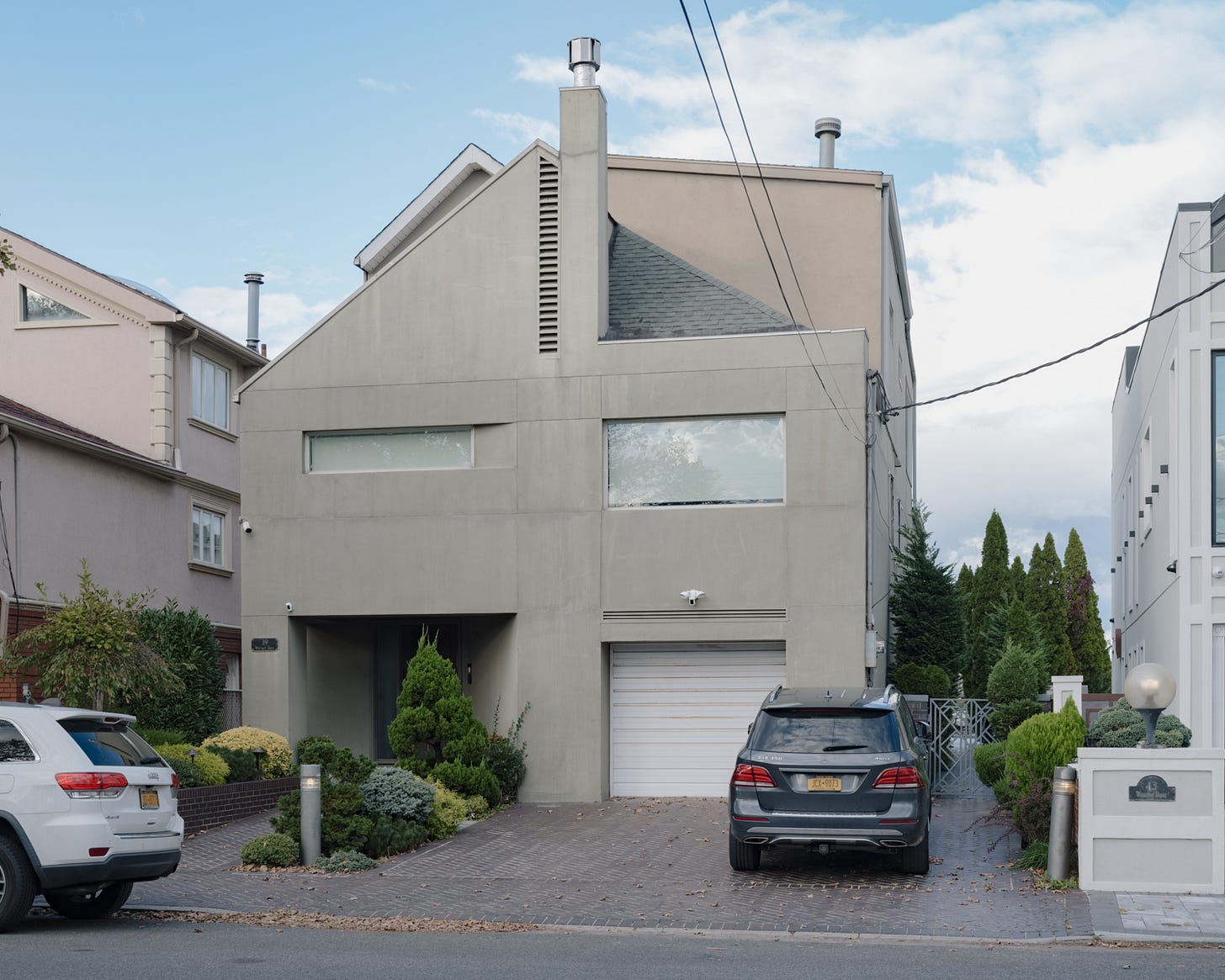 Modern house, Mill Basin