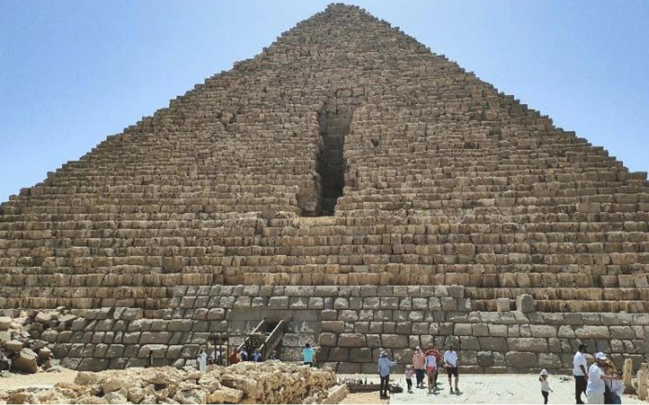 Air-filled anomalies in the Menkaure Pyramid may point to a second entrance Air-filled anomalies in the Menkaure Pyramid may point to a second entrance