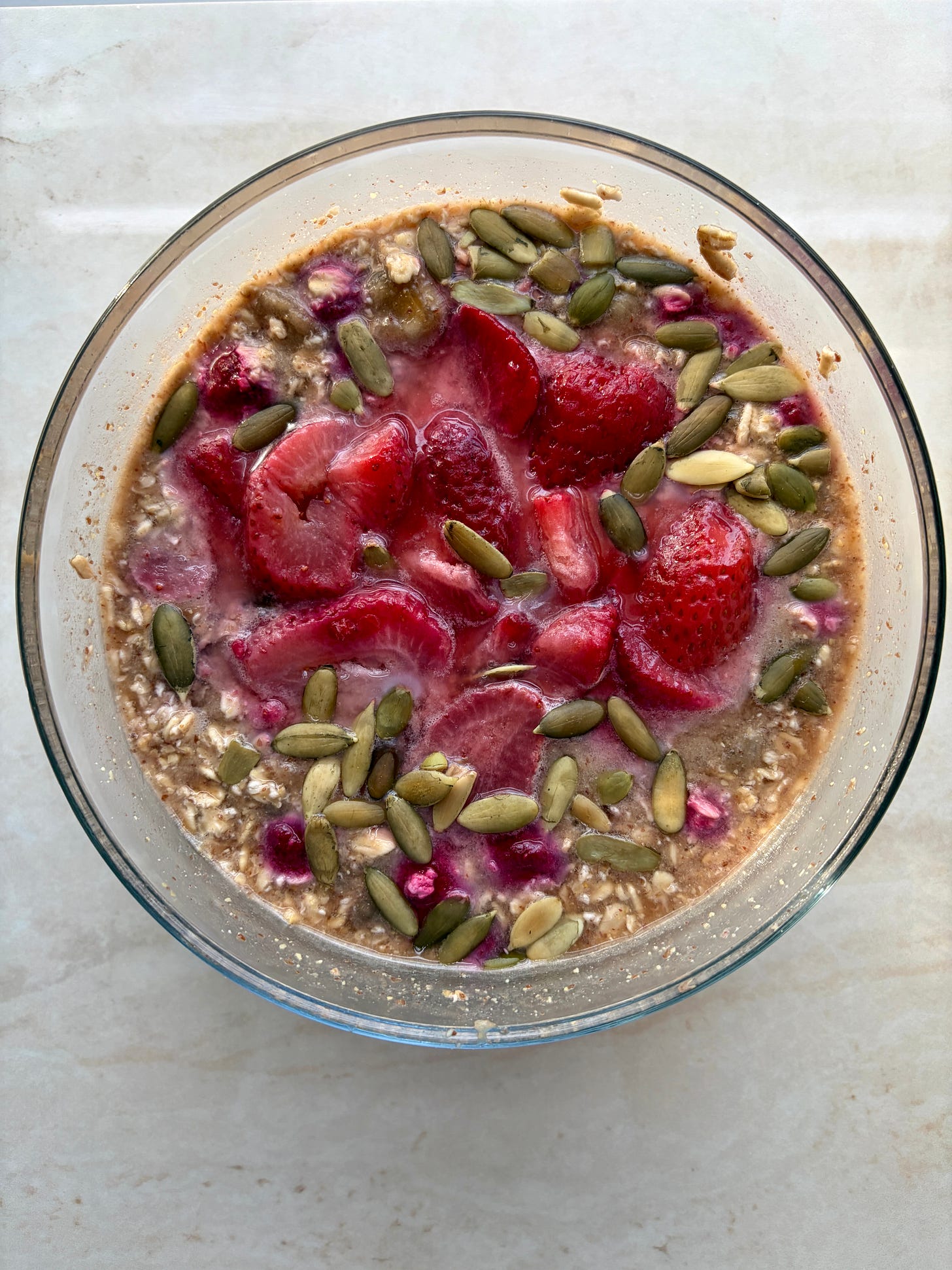Antioxidant red berry overnight oats 