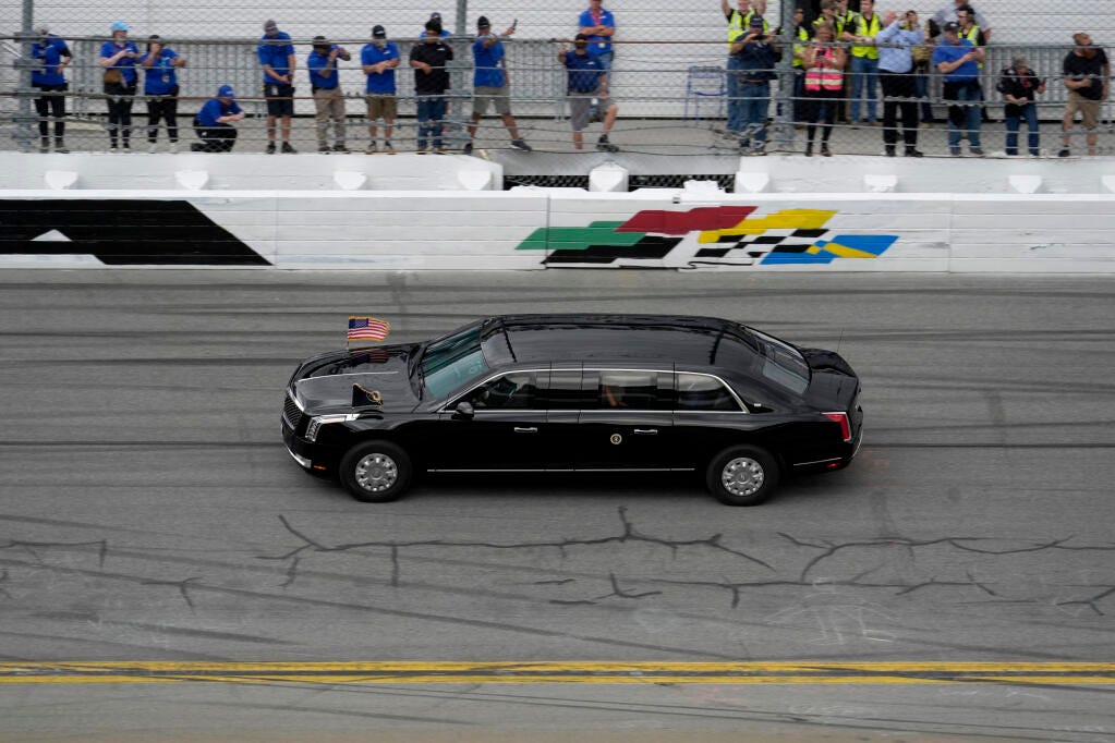 Trump attends the Daytona 500 and says the spirit of NASCAR will 'fuel  America's Golden Age' - The Press Democrat