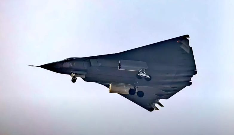 Premier vol du J-36 : la Chine dévoile un nouvel avion furtif de génération  avancée