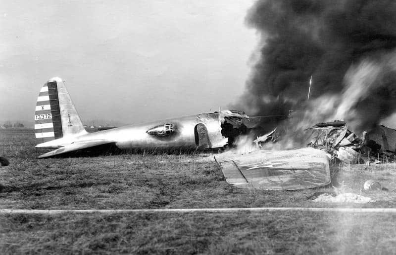 Major Peter Hill’s Model 299 Flying Fortress on fire after crashing at Wright Field, 30 October 1935. Major Peter Hill’s Model 299 Flying Fortress on fire after crashing at Wright Field, 30 October 1935.