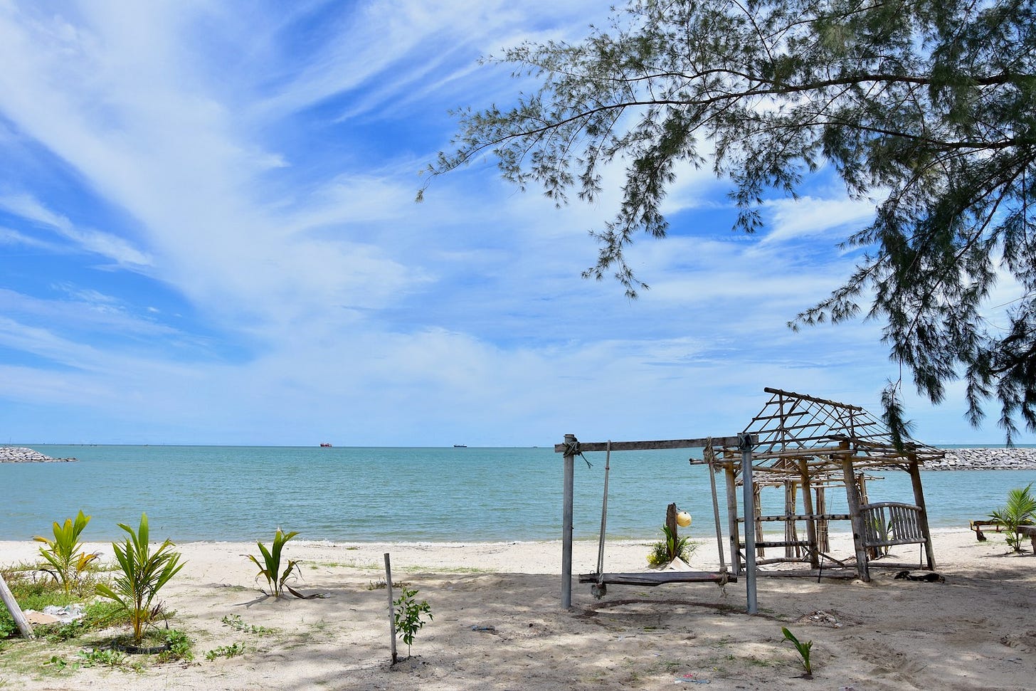 Plyajdagi rus xotinlarining porno fotosuratlari