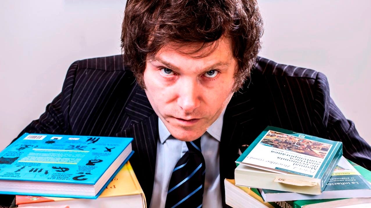 Milei, entre la solidez técnica y la aspereza de un exarquero de Chacarita  - El Cronista