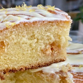 Lemon drizzle cake