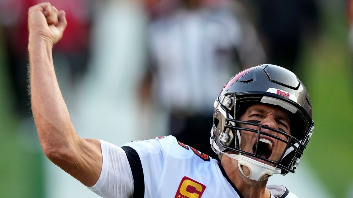 Resultado de imagen de Brady gets pumped up before the game.David J. Phillip/AP