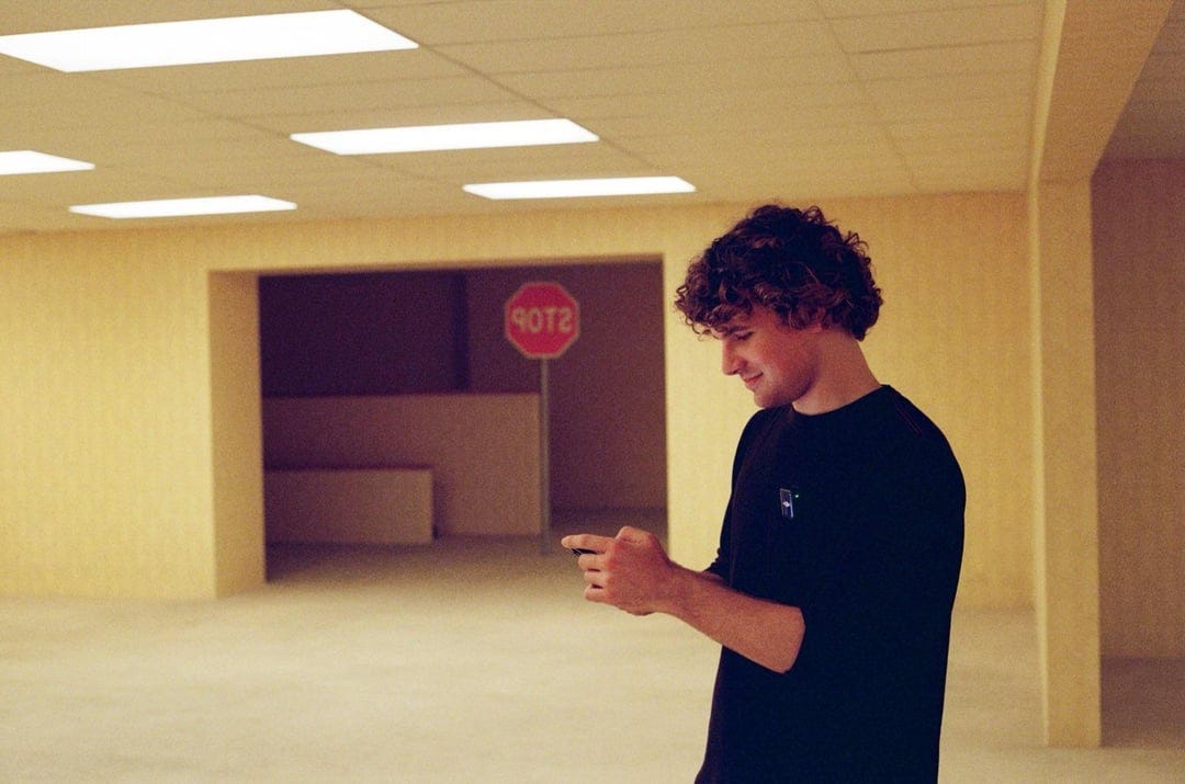 New behind the scenes photos : r/KanePixelsBackrooms