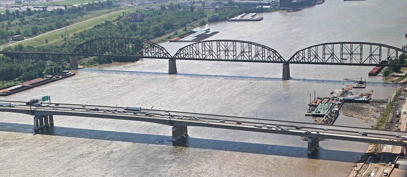 two bridges crossing the Mississippi River two bridges crossing the Mississippi River