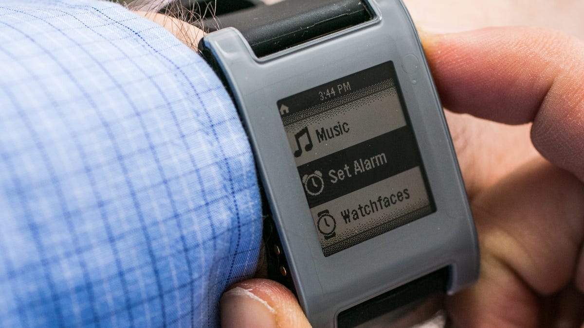 Pebble Watch review: A more polished Pebble, thanks to apps - CNET