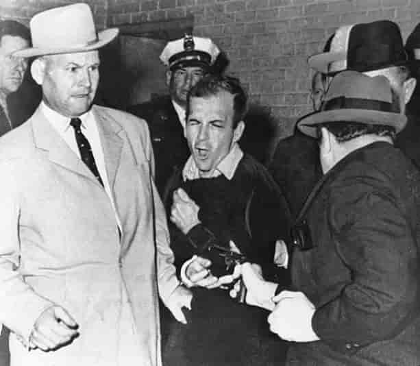 https://media.lex.dk/media/5818/standard_compressed_Lee_Harvey_Oswald.jpg