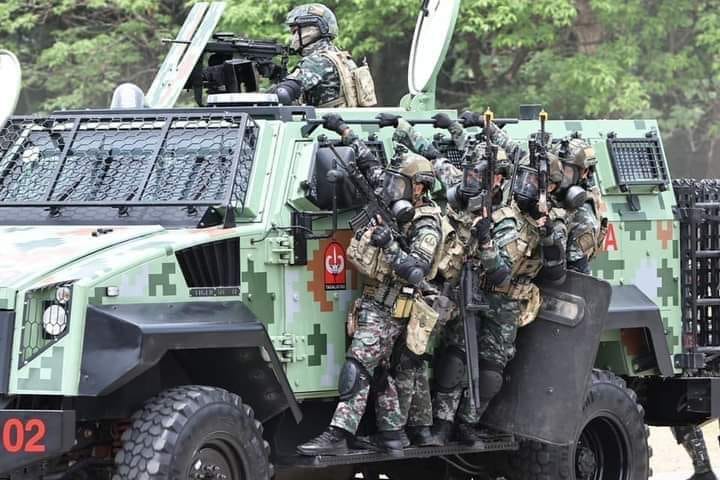 Philippine police commandos in a demonstration.