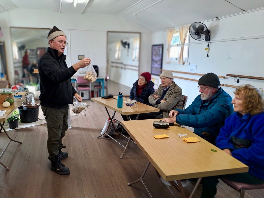 Organiser Lloyd Sharp giving tips for growing Jerusalem artichoke