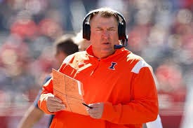 Illinois' Bret Bielema goes — with a ...