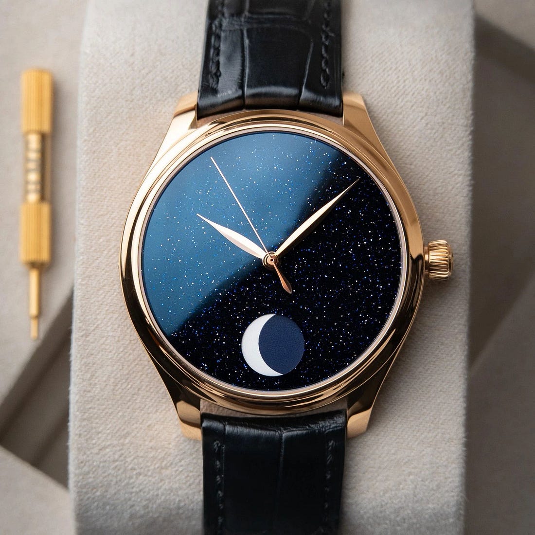 2021 H. Moser & Cie Endeavour Perpetual Moon Stainless Steel / Aventurine Concept 1801-0402 Listing Image 1 2021 H. Moser & Cie Endeavour Perpetual Moon Stainless Steel / Aventurine Concept 1801-0402 Listing Image 1