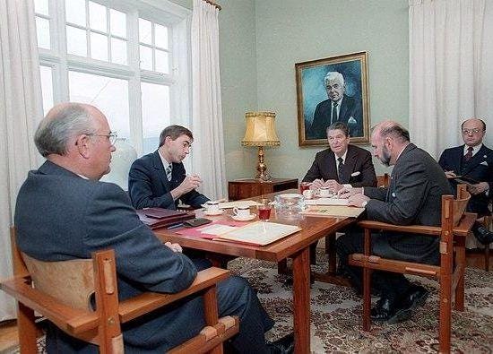 At History’s Nuclear Brink: Greg Maresca reviews The Brink of War, the gripping Reagan-Gorbachev drama about the 1986 Reykjavík summit.