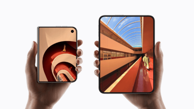 iPhone Duo features a 7.6-inch inner display that provides a large canvas for viewing content, gaming, and multitasking. Closed, it’s similar in size to a passport with a beautiful 5.4-inch outer display.