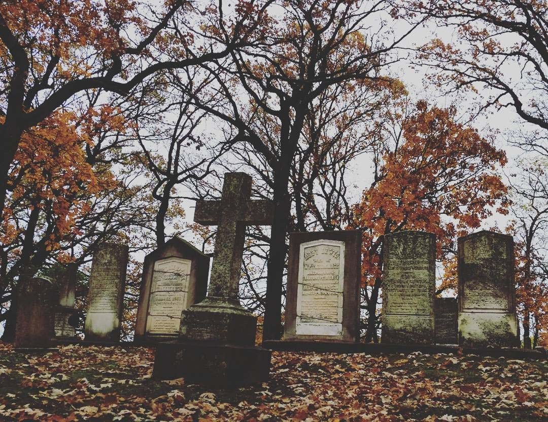 Tallmadge family graves in Rienzi Cemetery