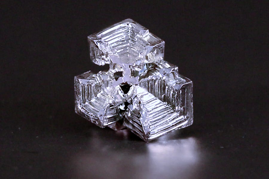 New insights into bismuth's character | MIT News | Massachusetts Institute  of Technology