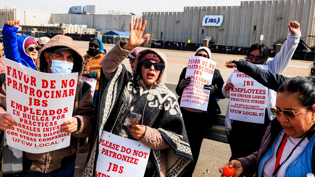 The Justice Dept’s unprecedented campaign to strip citizenship; Soldier charged with using classified info to bet on Polymarket; Meatpackers win after historic strike